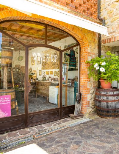 Il wine shop dell'Azienda Agricola Pietralta