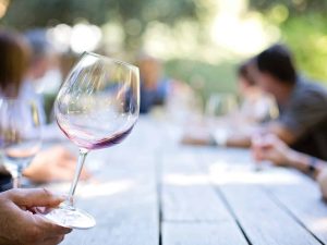 Olio e vino con Ilaria - bicchiere di vino rosso